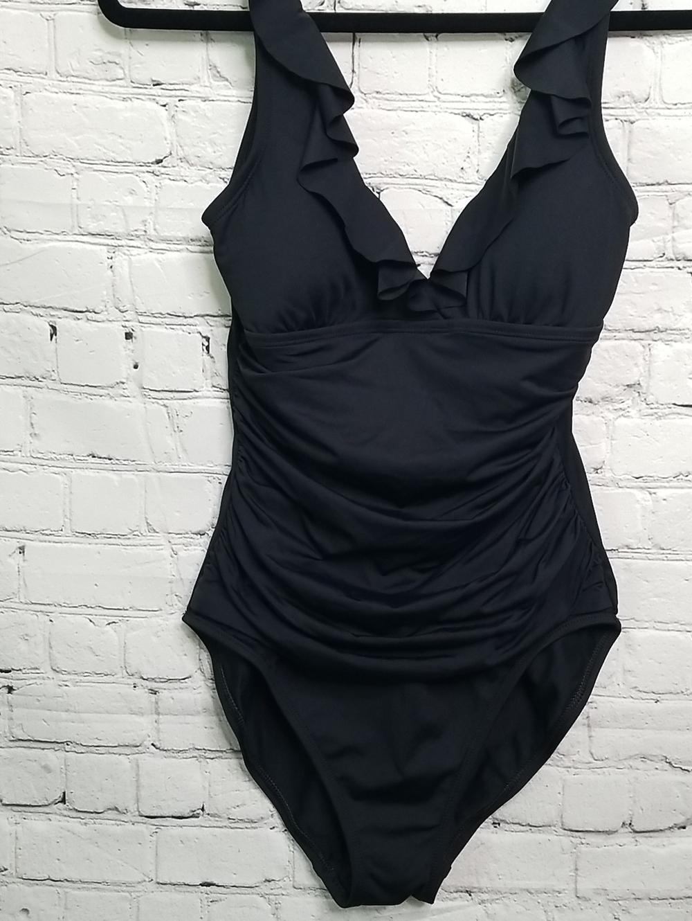 Chaps womens Swimsuit size 8 black w/ ruffles to shoulder straps w/roushing  EUC